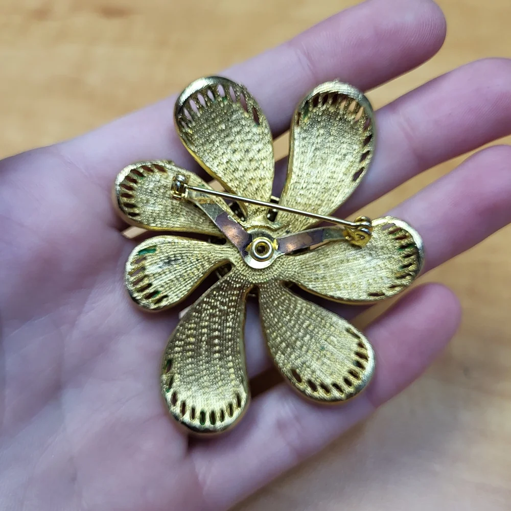 Elegant Green and Gold Flower Brooch